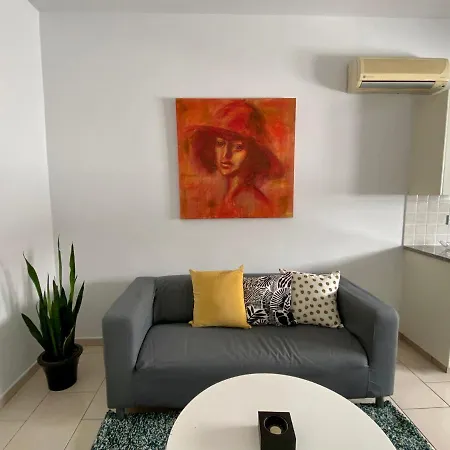 Cosy One Bedroom In *