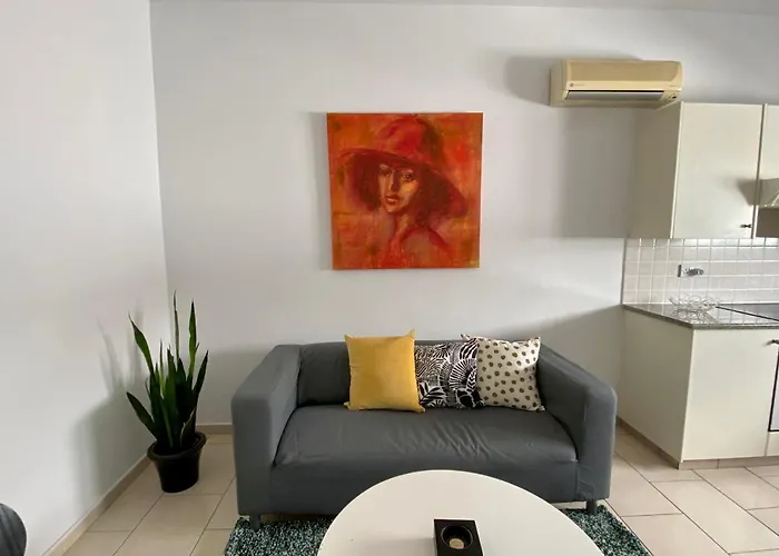 Cosy One Bedroom In *